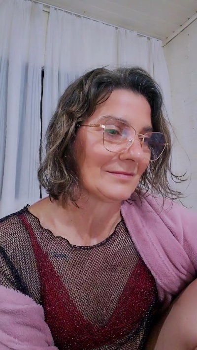Bellaju from Brazil