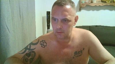 Hornysexy79 from Belgium