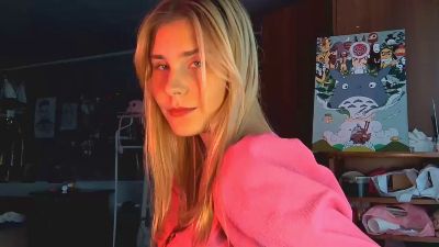 JunieStarrett from Serbia
