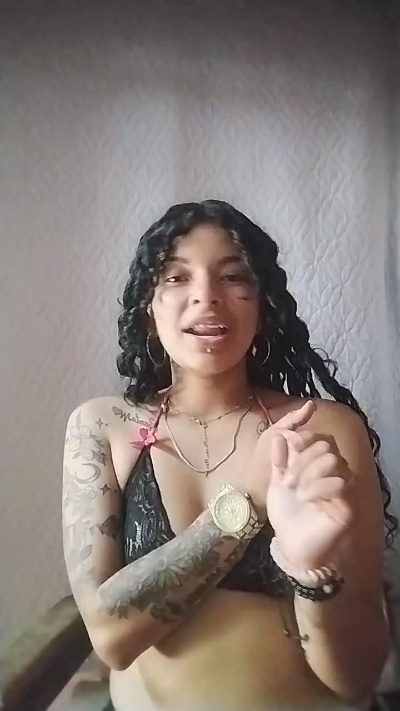 Laurasweet2001 from Colombia