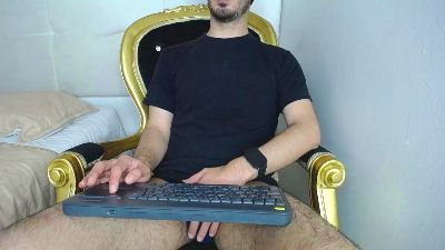 LiamLuxe from Colombia