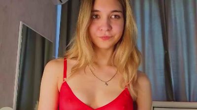 MaeAlison from Spain