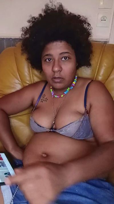 Queen_Alicia from France