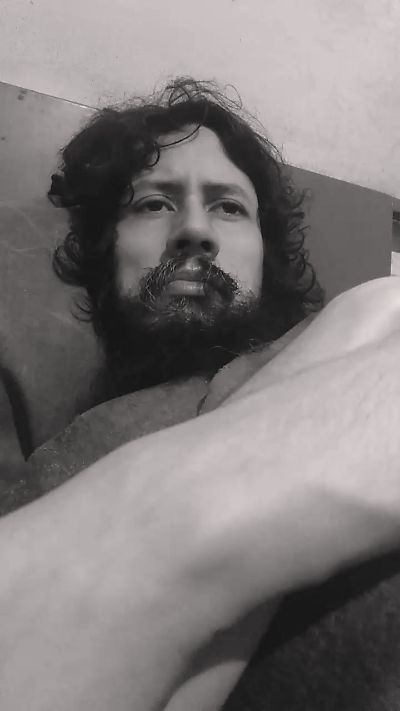 follo_adicto30 from United Kingdom