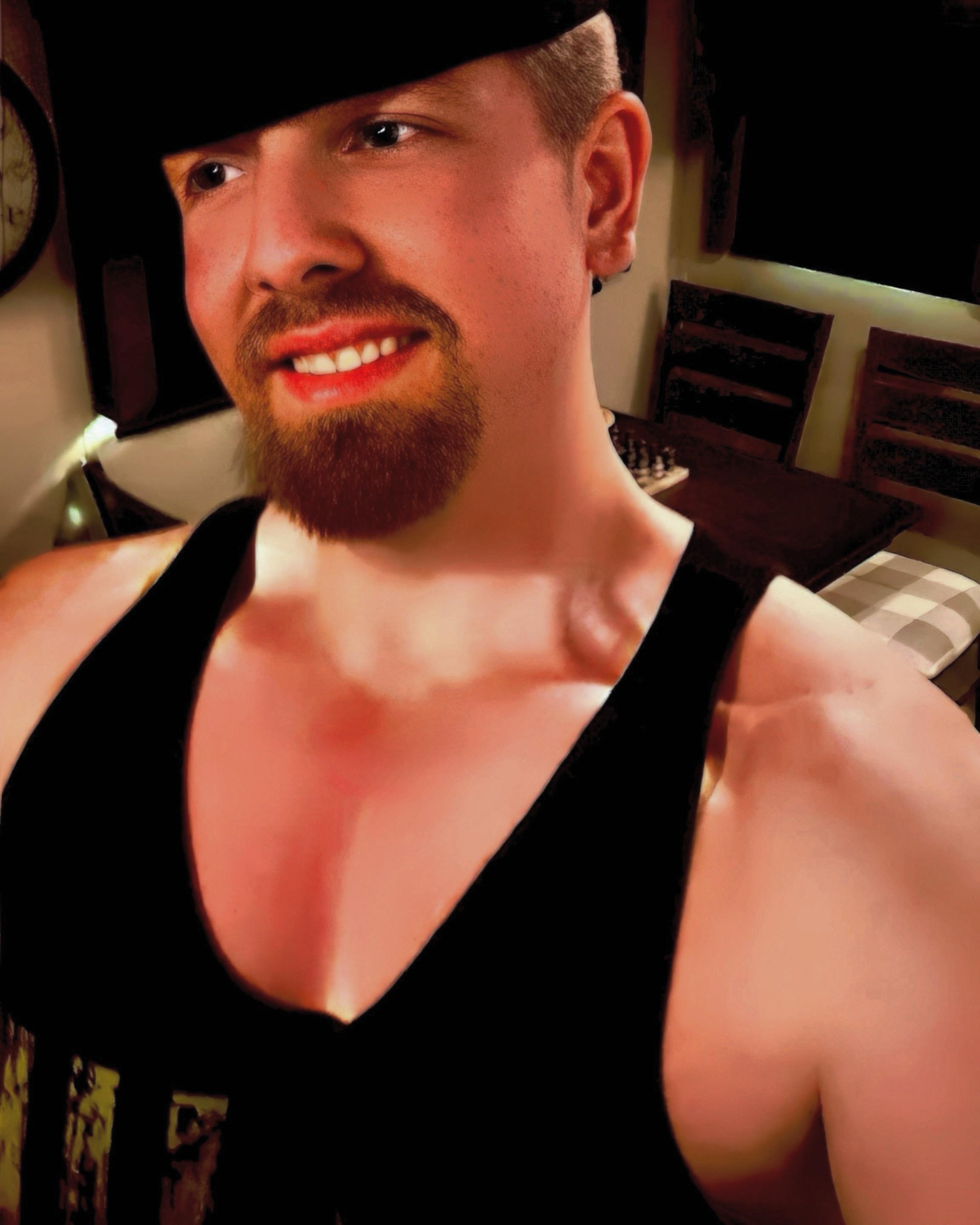 hornyhunk4 from United States