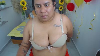 hotlesby4uxxx from Colombia