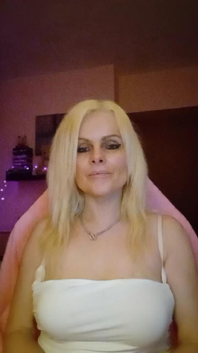 violette05 from Italy